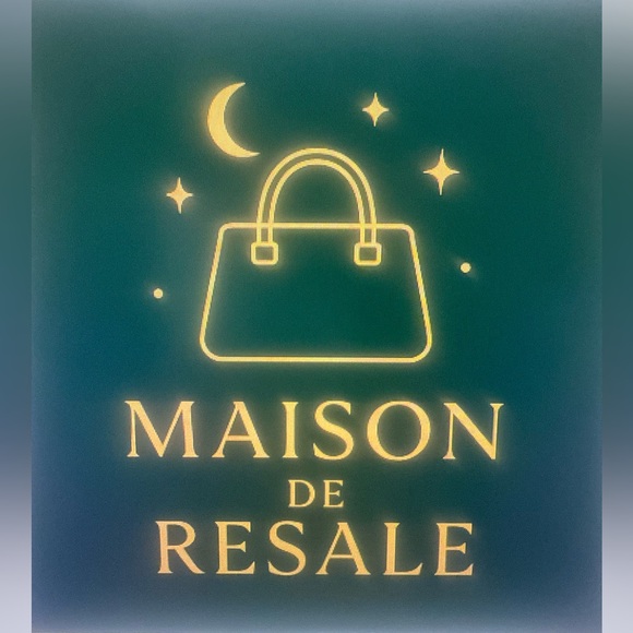 Ilona is Live! Like this listing for LIVE show notifications! - Picture 13 of 13